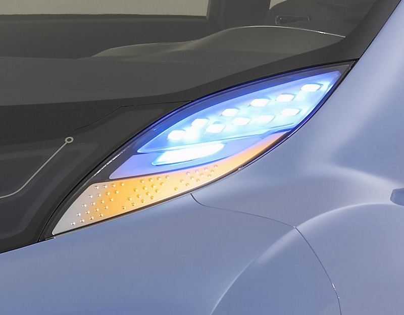 Illustration for article titled Mitsubishi iMiEV Sport Air Concept: Similar Body, Tron-Like Interior